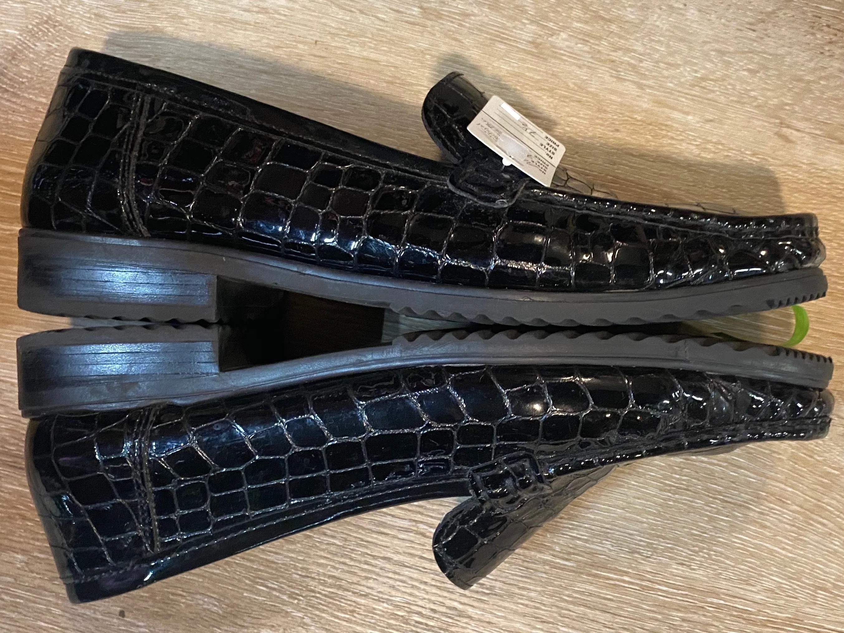Ara Loafer Shoes 7.5M 39 (Portugal/Germany), SOLD