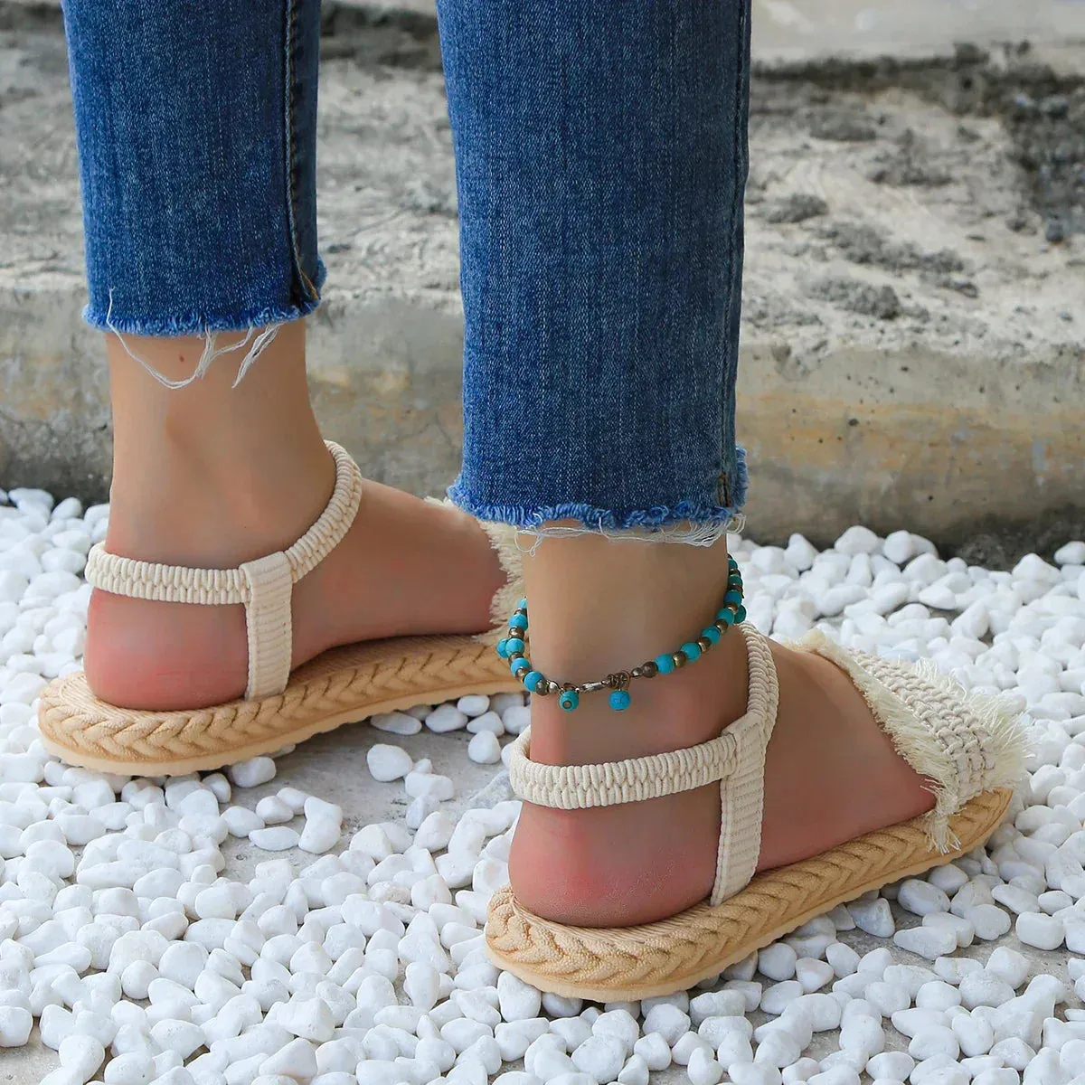 Elegant and lightweight sandals for summer