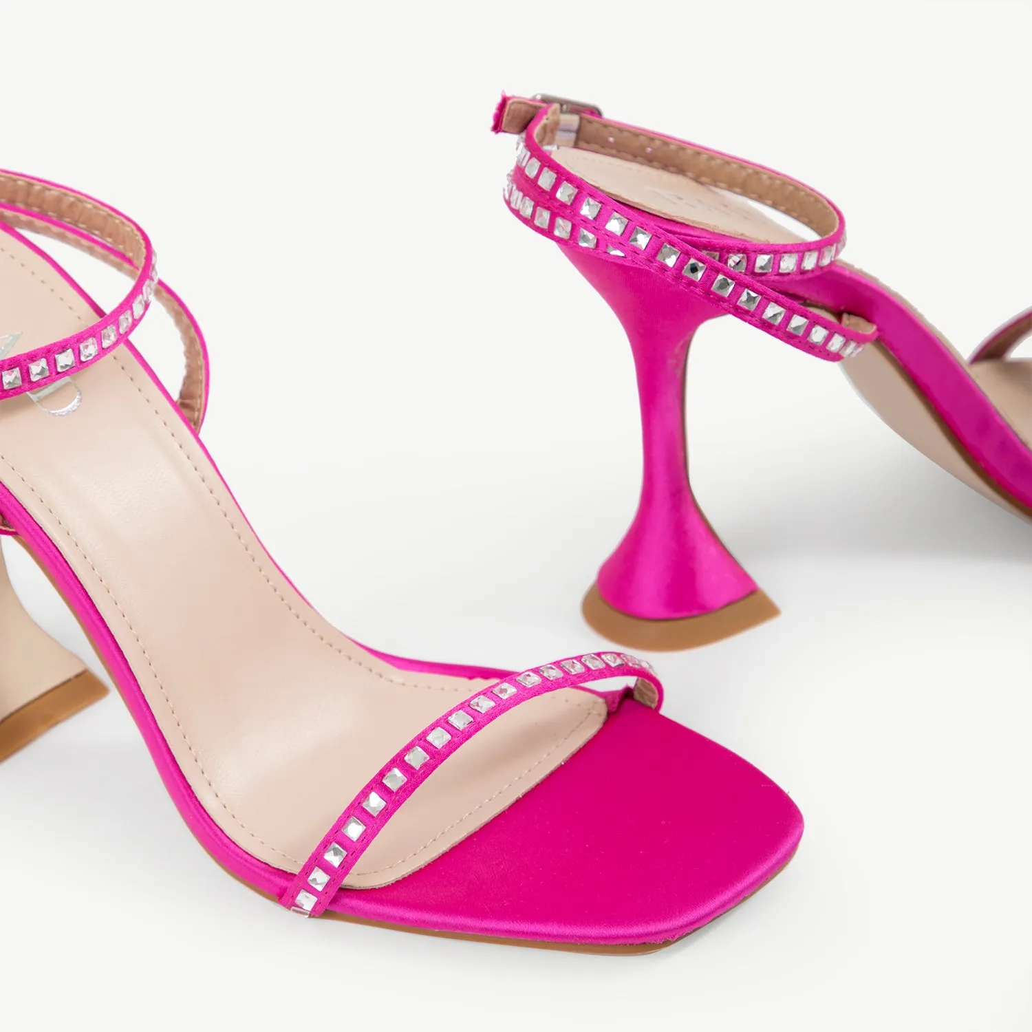 RAID Amyna Heeled Sandal in Pink