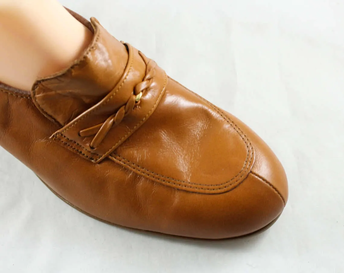 Size 10 1960s Shoes - Caramel Leather Loafers - 60s Brown Shoes - Nice Quality Hipster Chic - Unworn 60's Deadstock - 10 AA Narrow - 47862-2