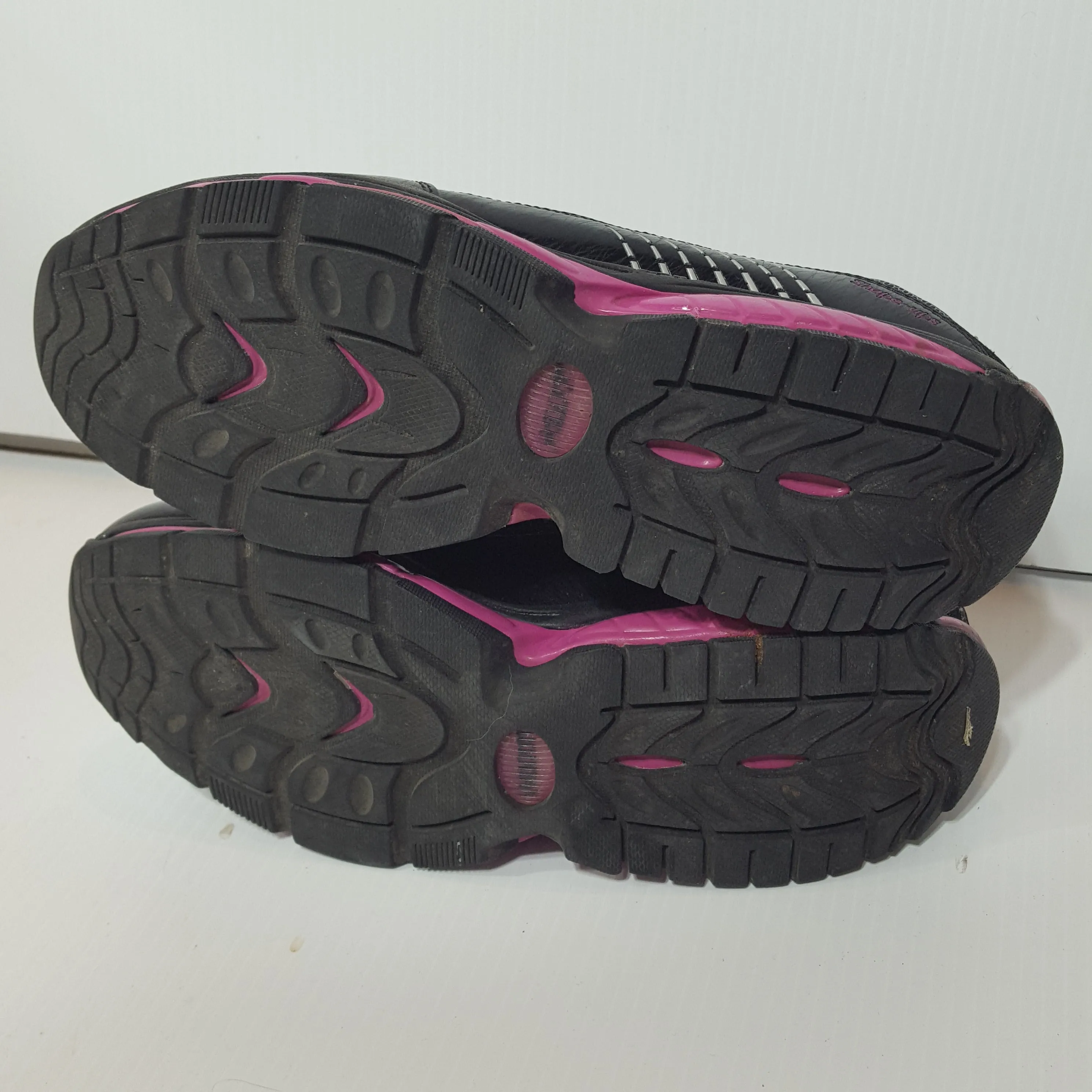 Skechers Womens Sneakers - Size 8.5 - Pre-owned - AWJRT5