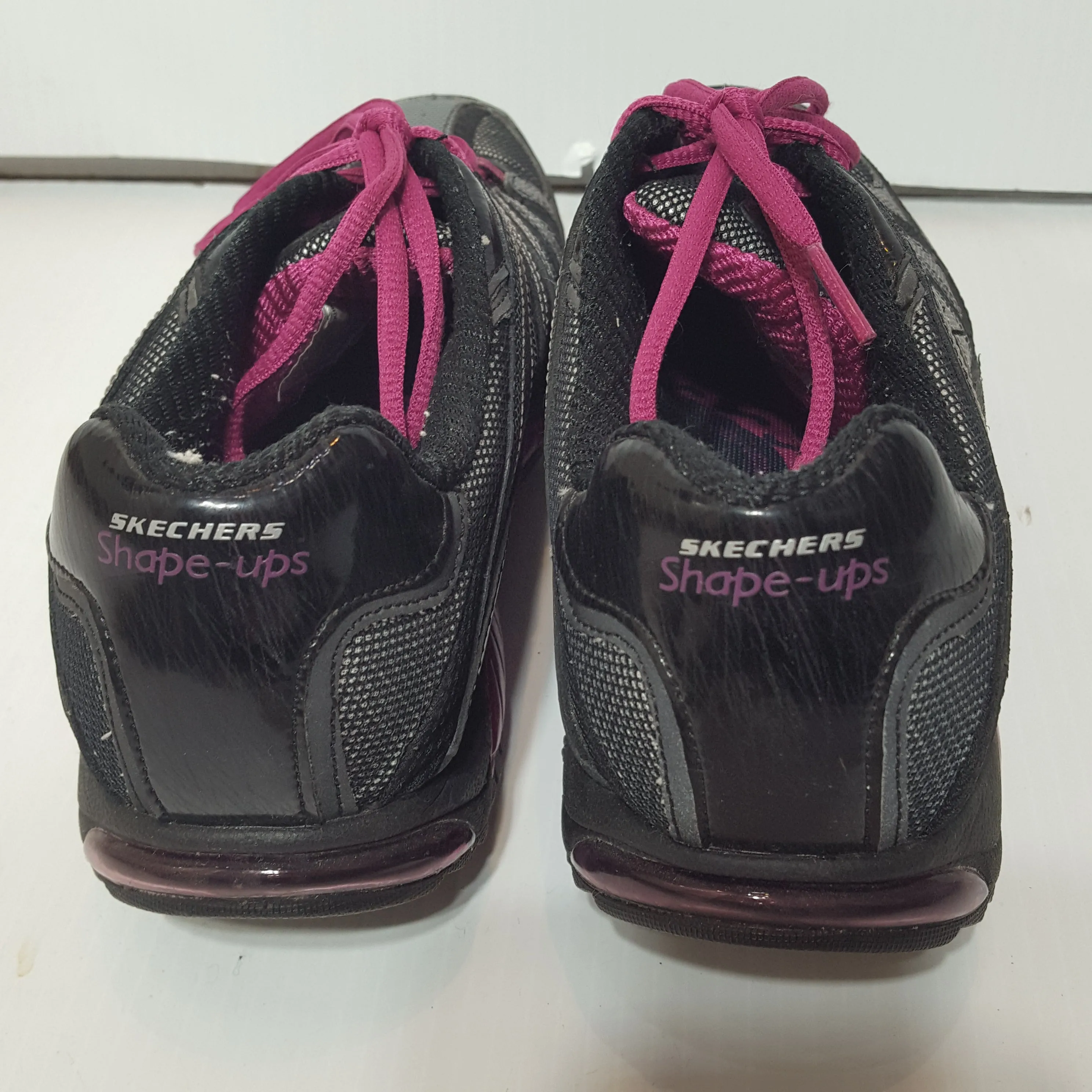 Skechers Womens Sneakers - Size 8.5 - Pre-owned - AWJRT5