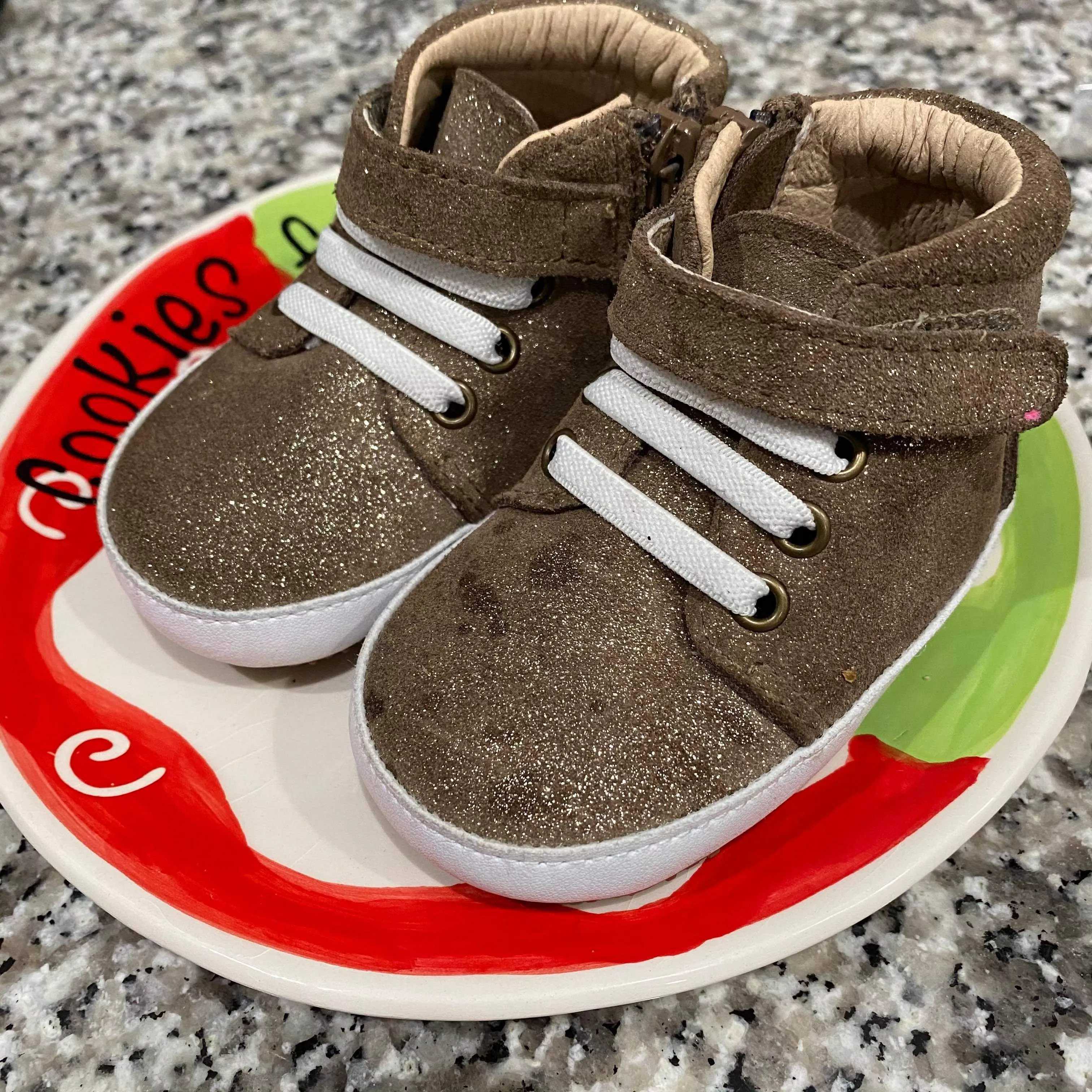 Snickerdoodle High Top Sneaks